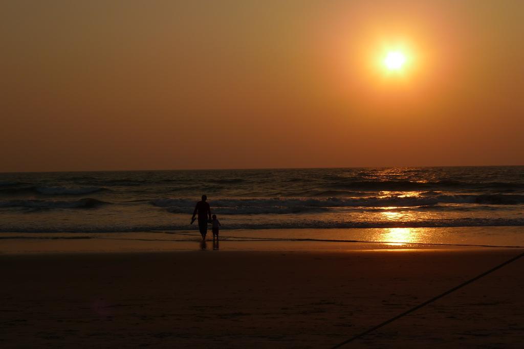 Papa Jolly Eco Resort-Near Morjim Beach Exterior foto