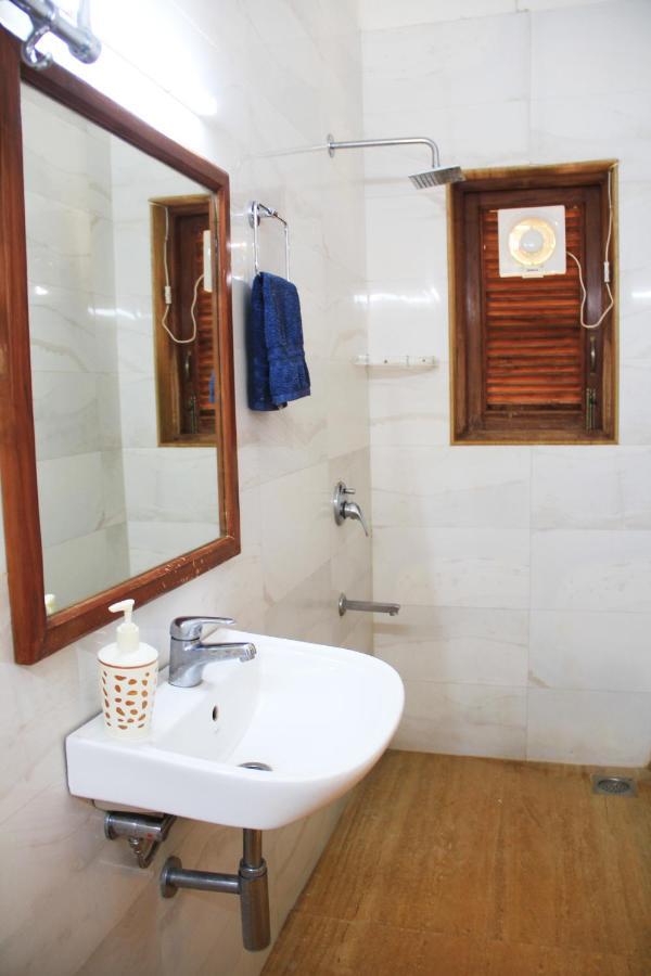 Papa Jolly Eco Resort-Near Morjim Beach Exterior foto