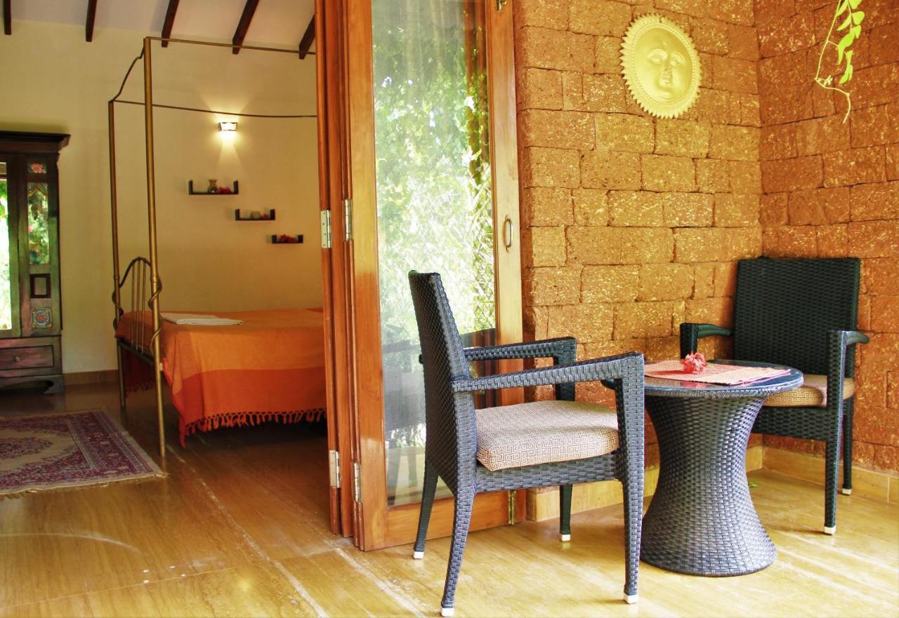 Papa Jolly Eco Resort-Near Morjim Beach Exterior foto